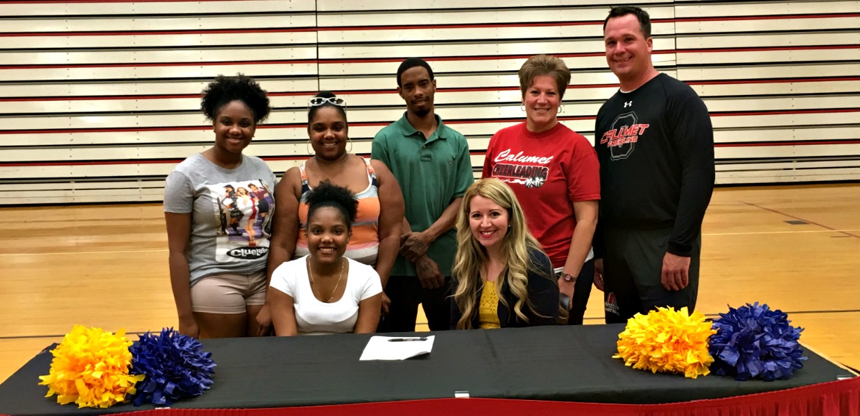 Charger Co-Ed Cheer Signs Nelson